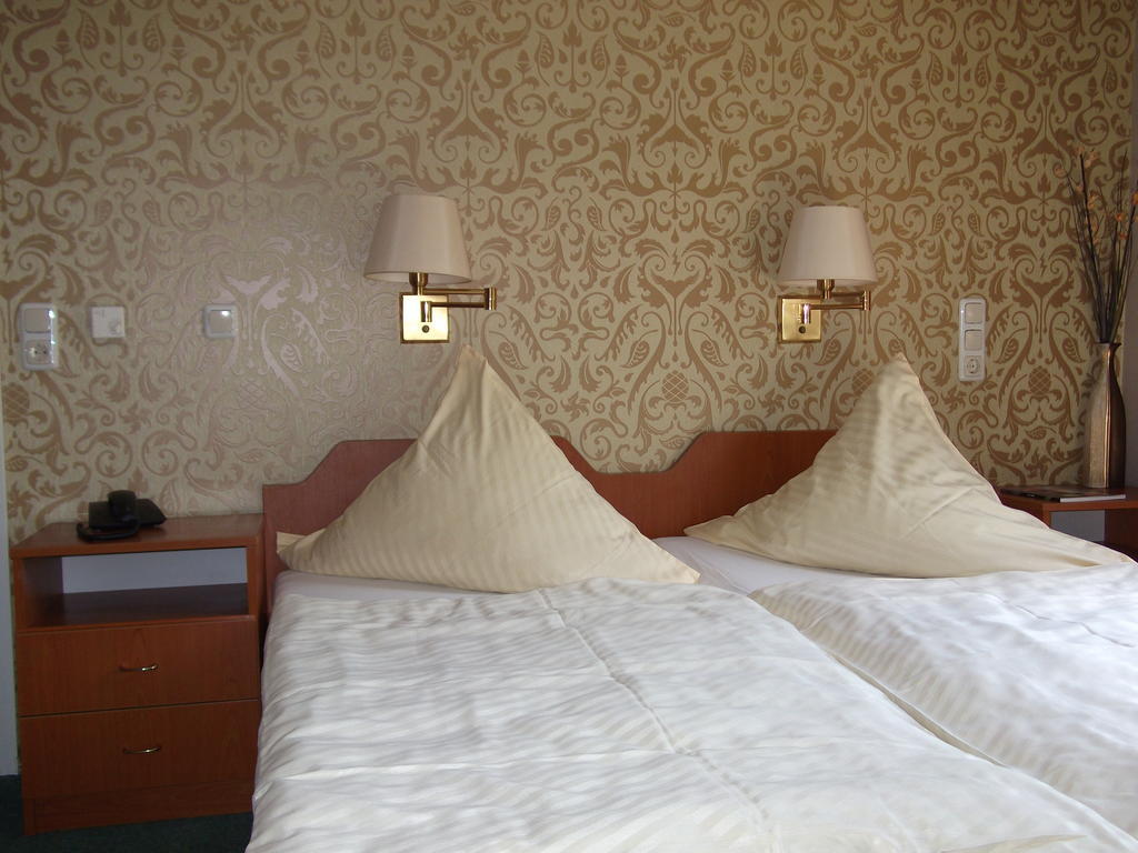 Pension & Cafe Am Kraehenberg Галль Номер фото